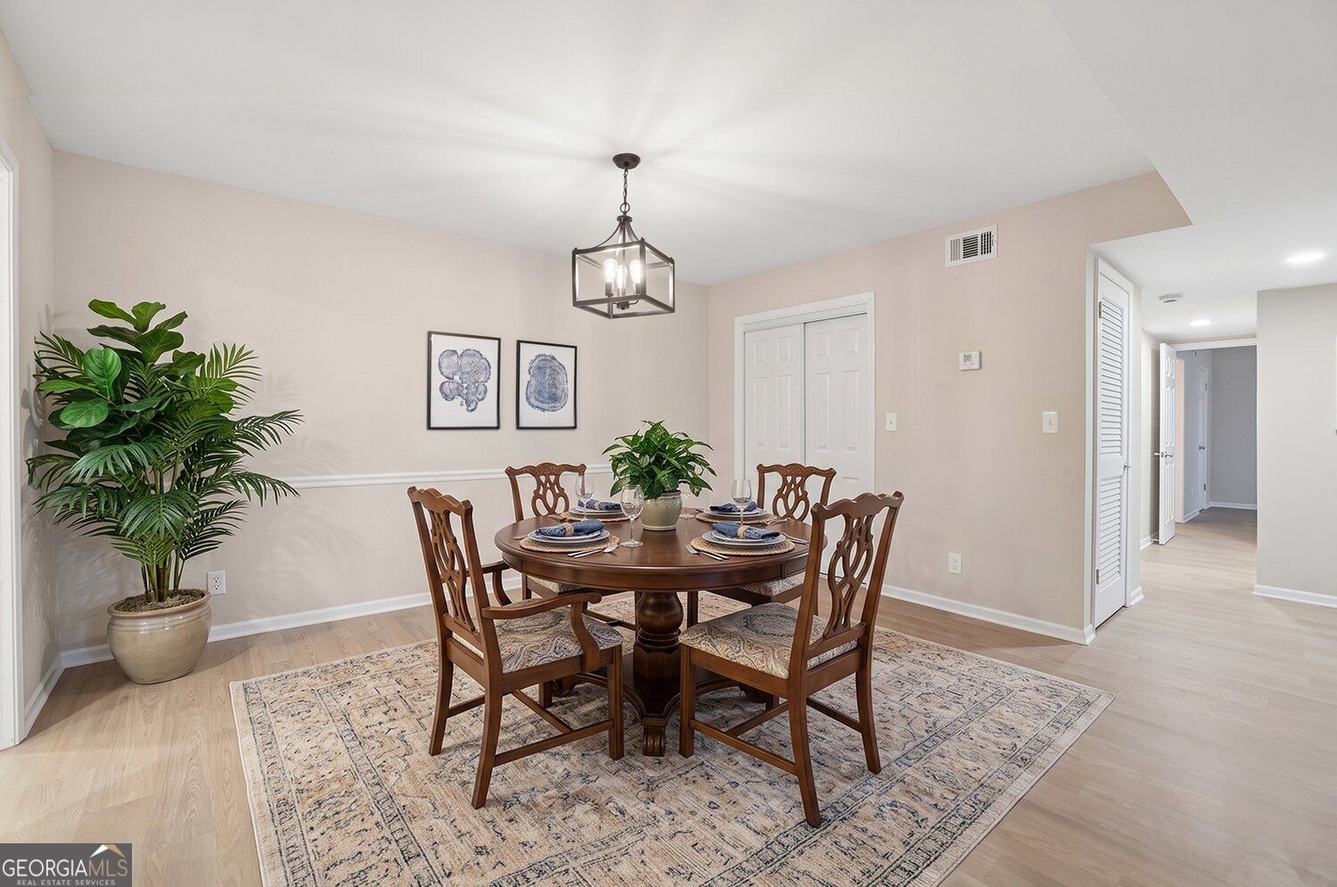 6851 Roswell Road # F19 Property Photo 3