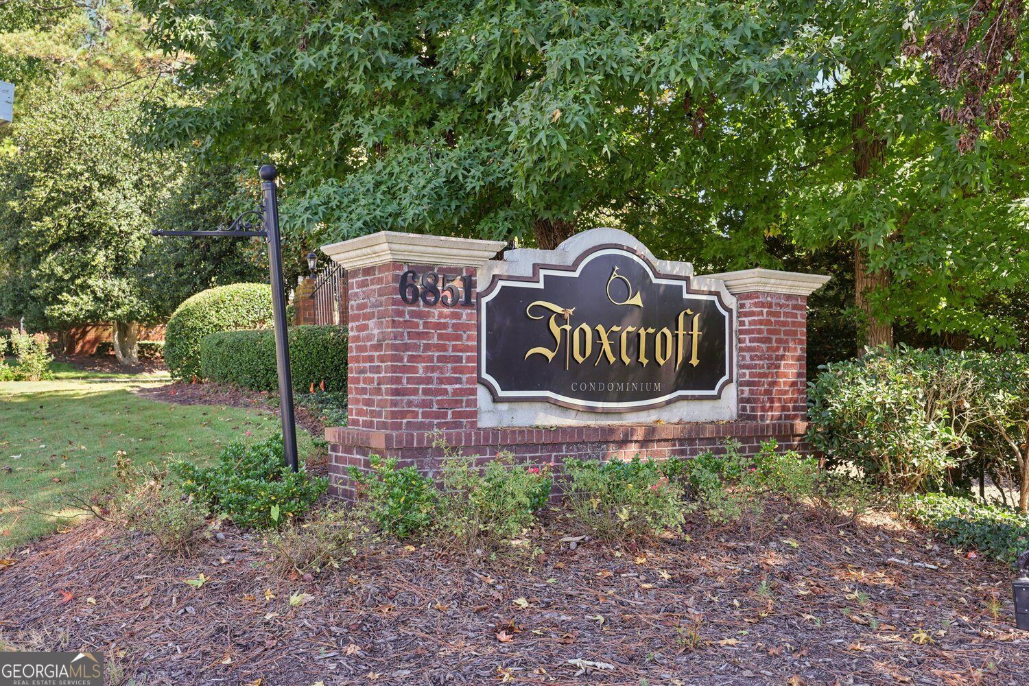 6851 Roswell Road # F19 Property Photo 9