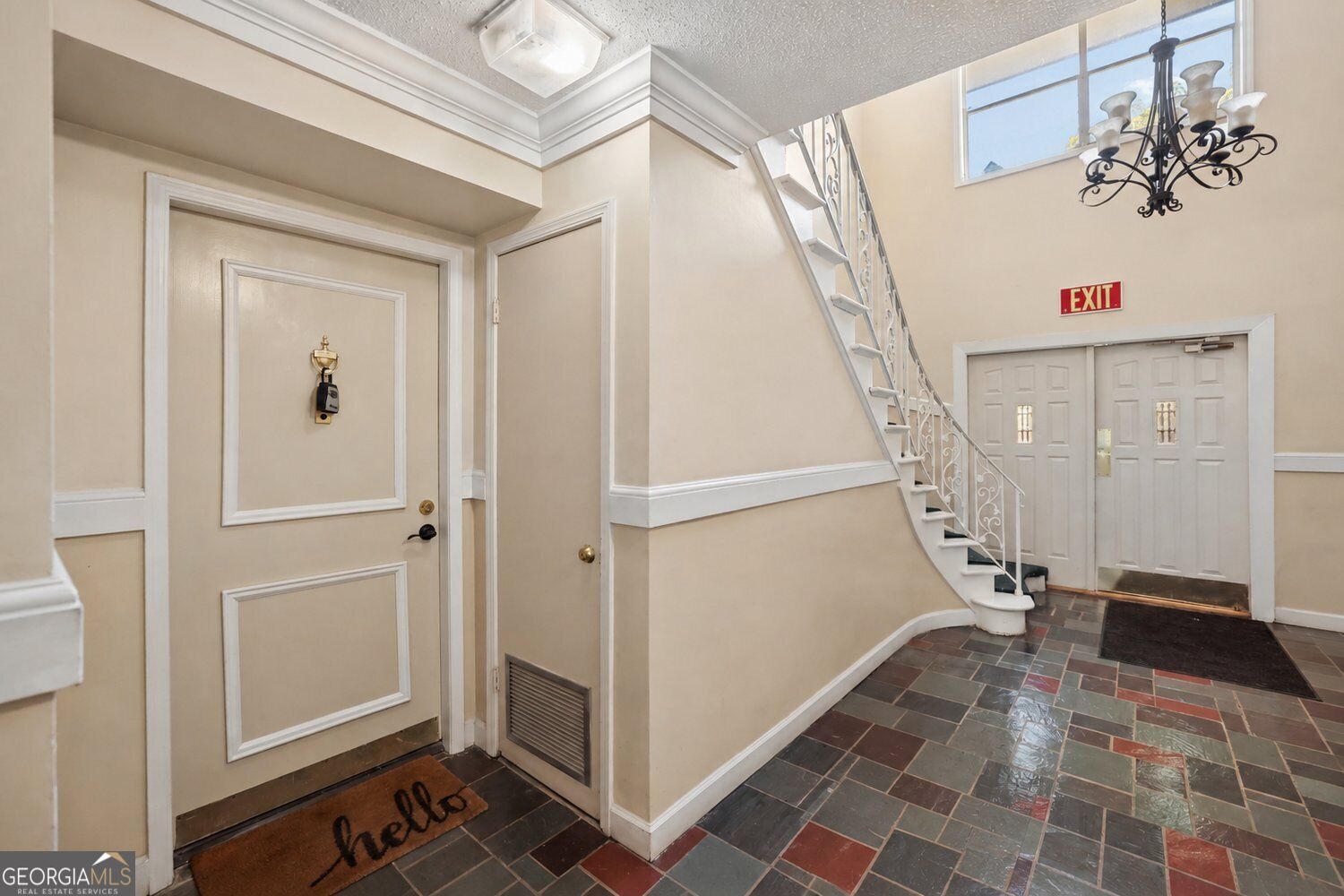 6851 Roswell Road # F19 Property Photo 13