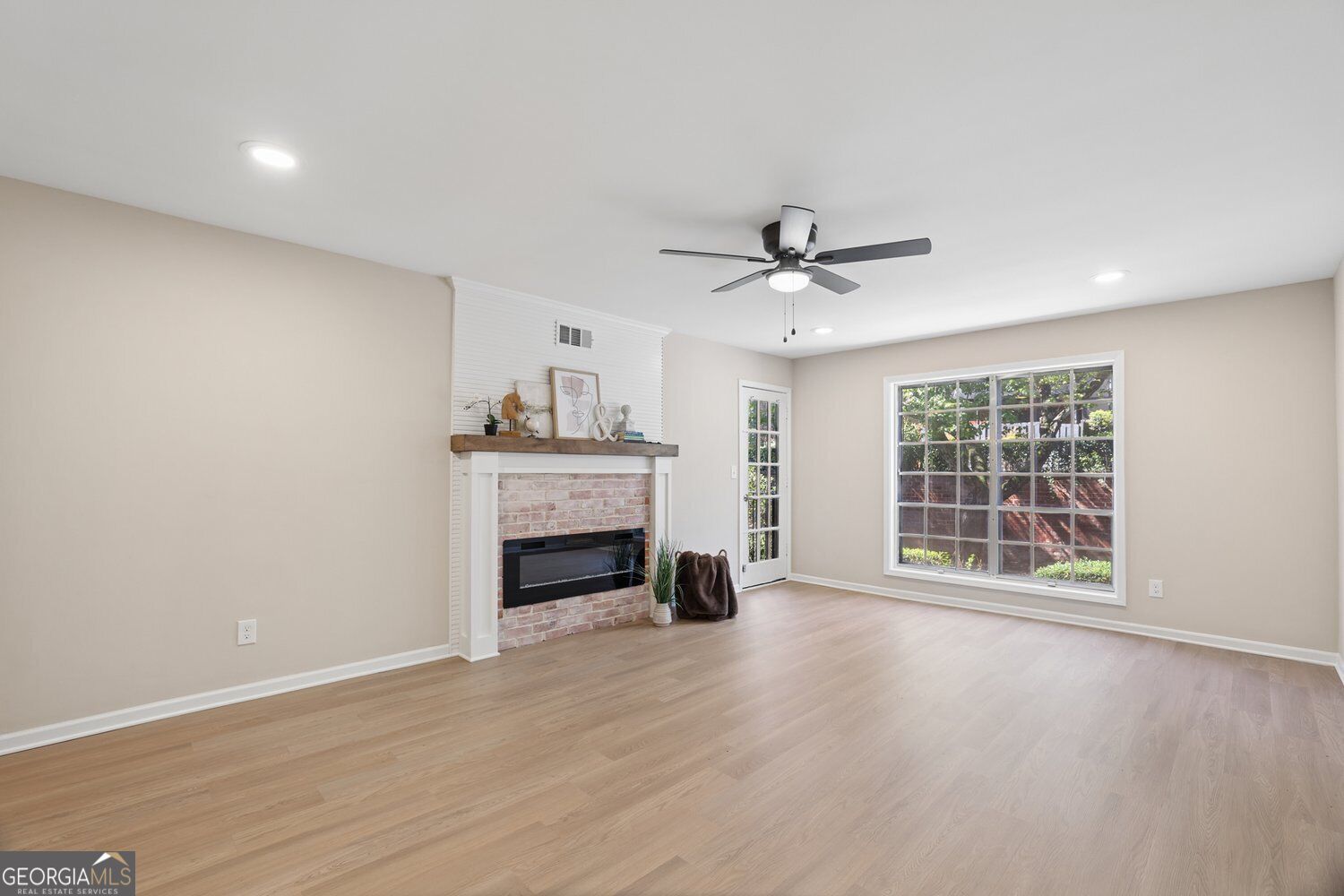 6851 Roswell Road # F19 Property Photo 14