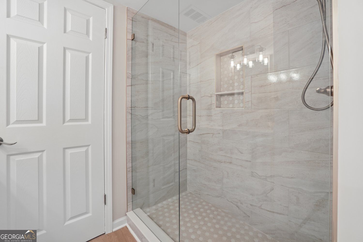6851 Roswell Road # F19 Property Photo 31