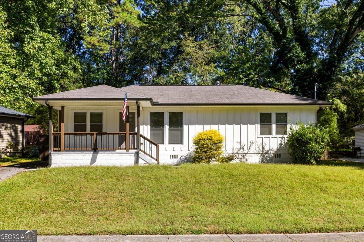 2491 Glendale Circle Se Property Photo 1