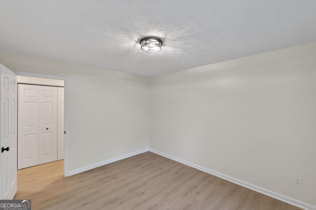 229 Oak Landing Drive Property Photo 33