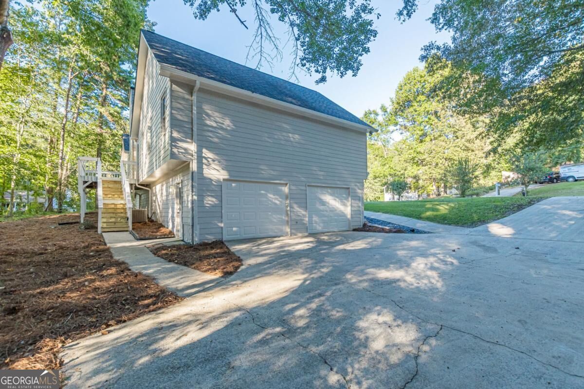 229 Oak Landing Drive Property Photo 47