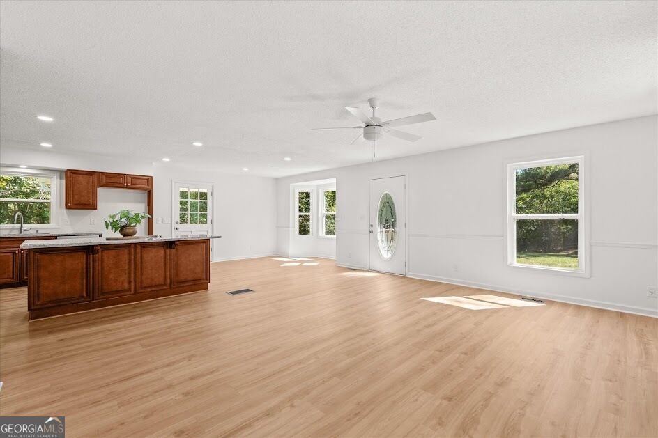 2425 Georgia 100 Property Photo 17