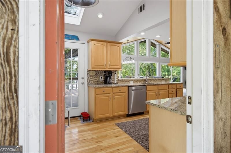 3599 Lakeview Drive Property Photo 4