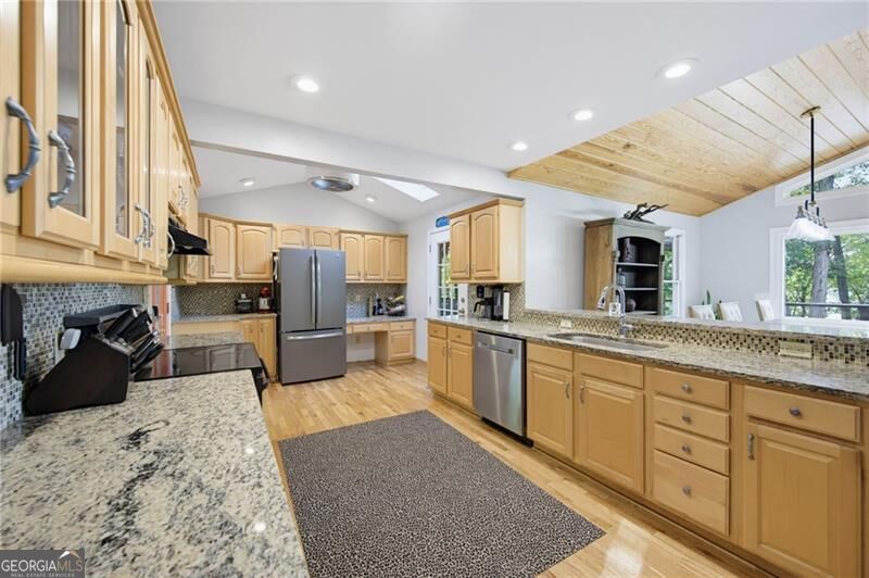 3599 Lakeview Drive Property Photo 6