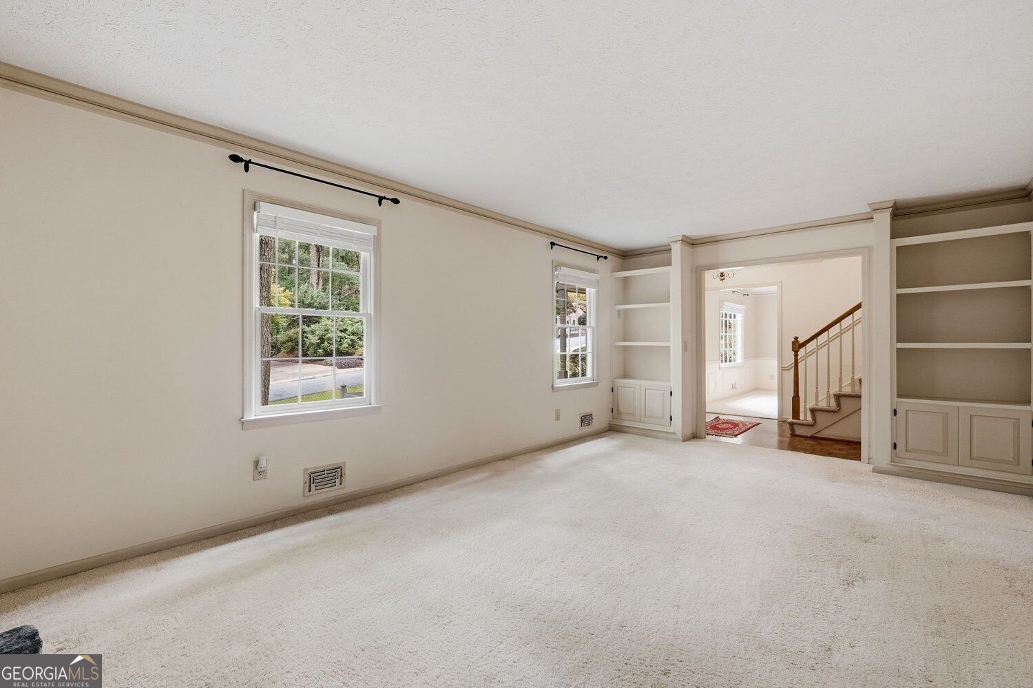 1726 W Point Circle Property Photo 6