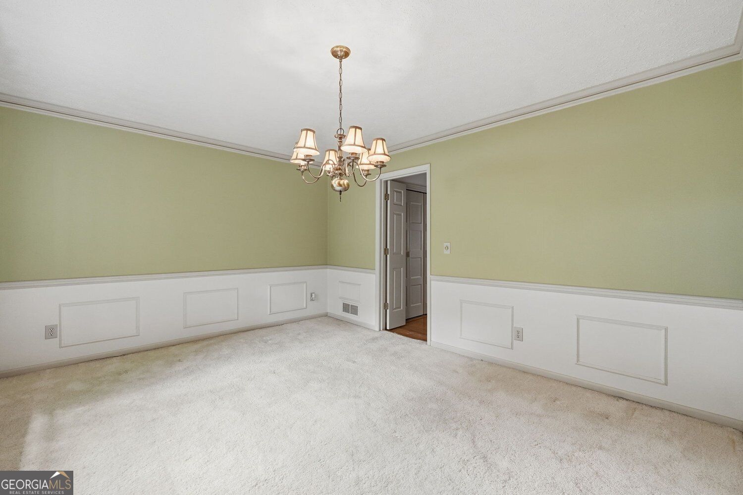 1726 W Point Circle Property Photo 7