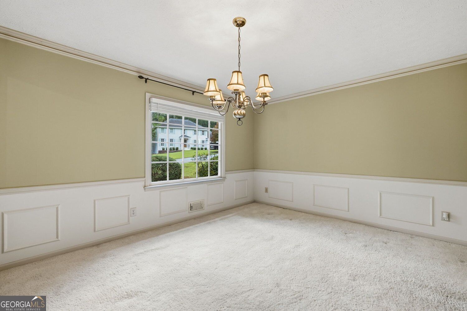 1726 W Point Circle Property Photo 8