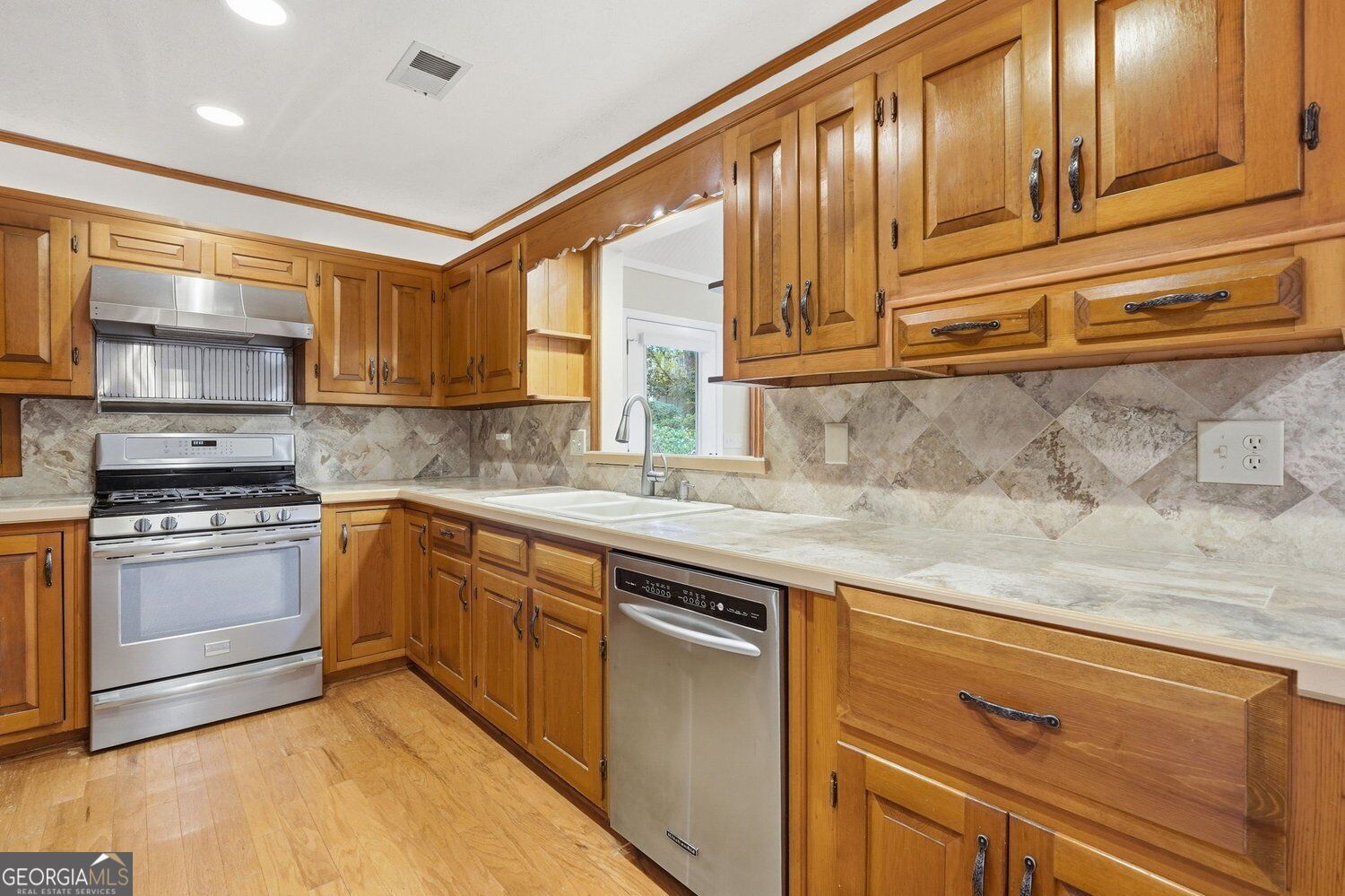 1726 W Point Circle Property Photo 13