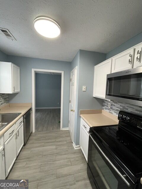 407 George Tate Drive Property Photo 3