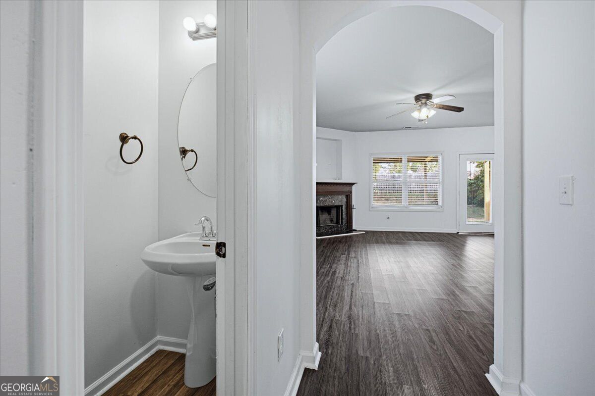 578 Hardy Water Drive Property Photo 5