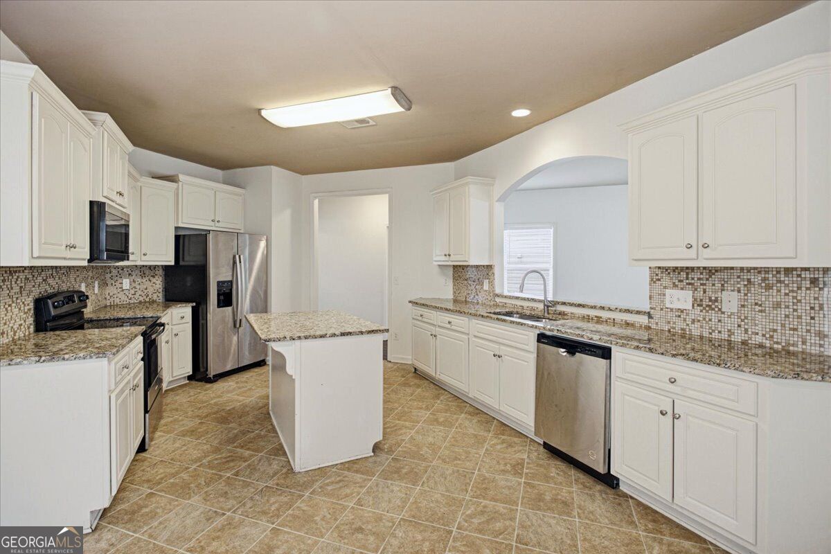578 Hardy Water Drive Property Photo 7