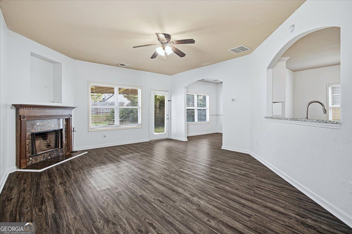 578 Hardy Water Drive Property Photo 14