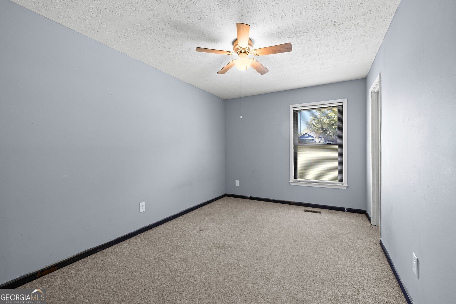 7388 Post Road Property Photo 12