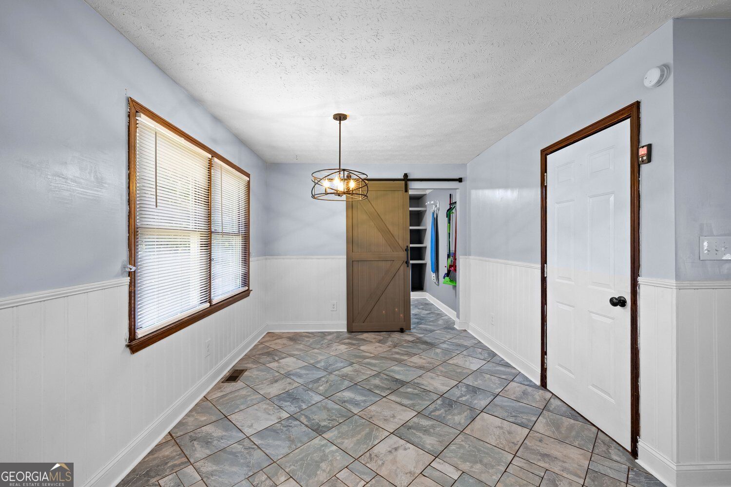7388 Post Road Property Photo 21