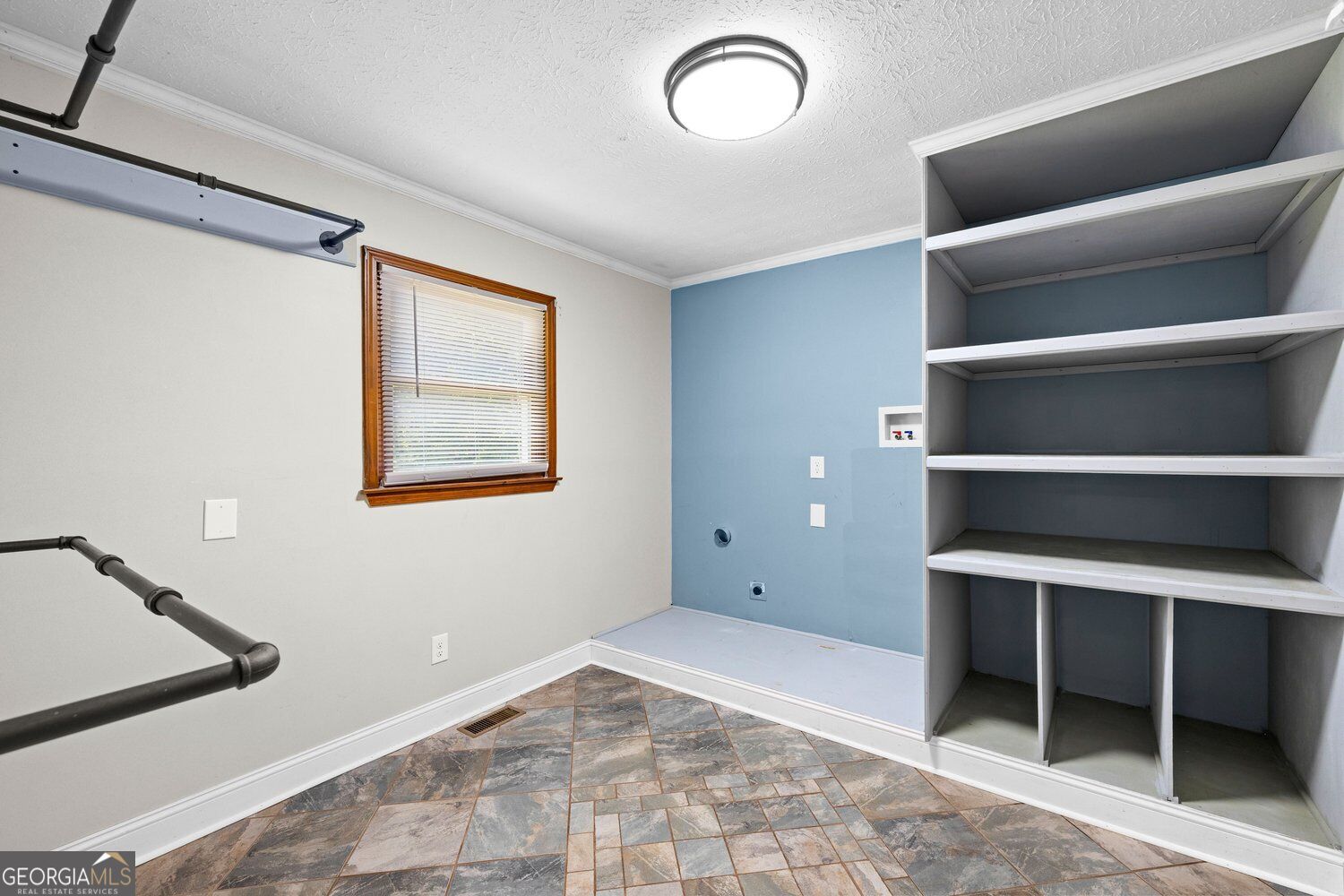 7388 Post Road Property Photo 22