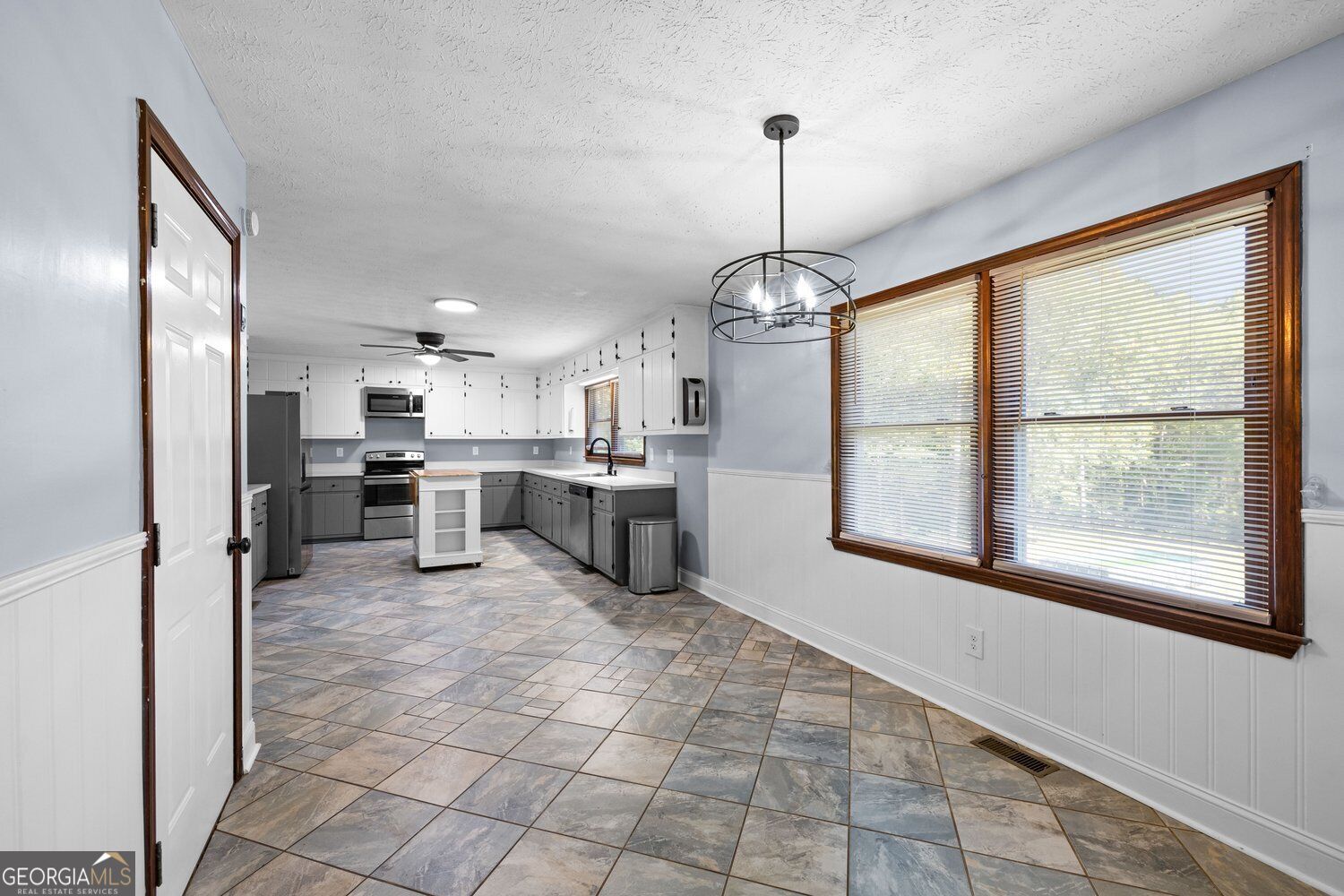 7388 Post Road Property Photo 24