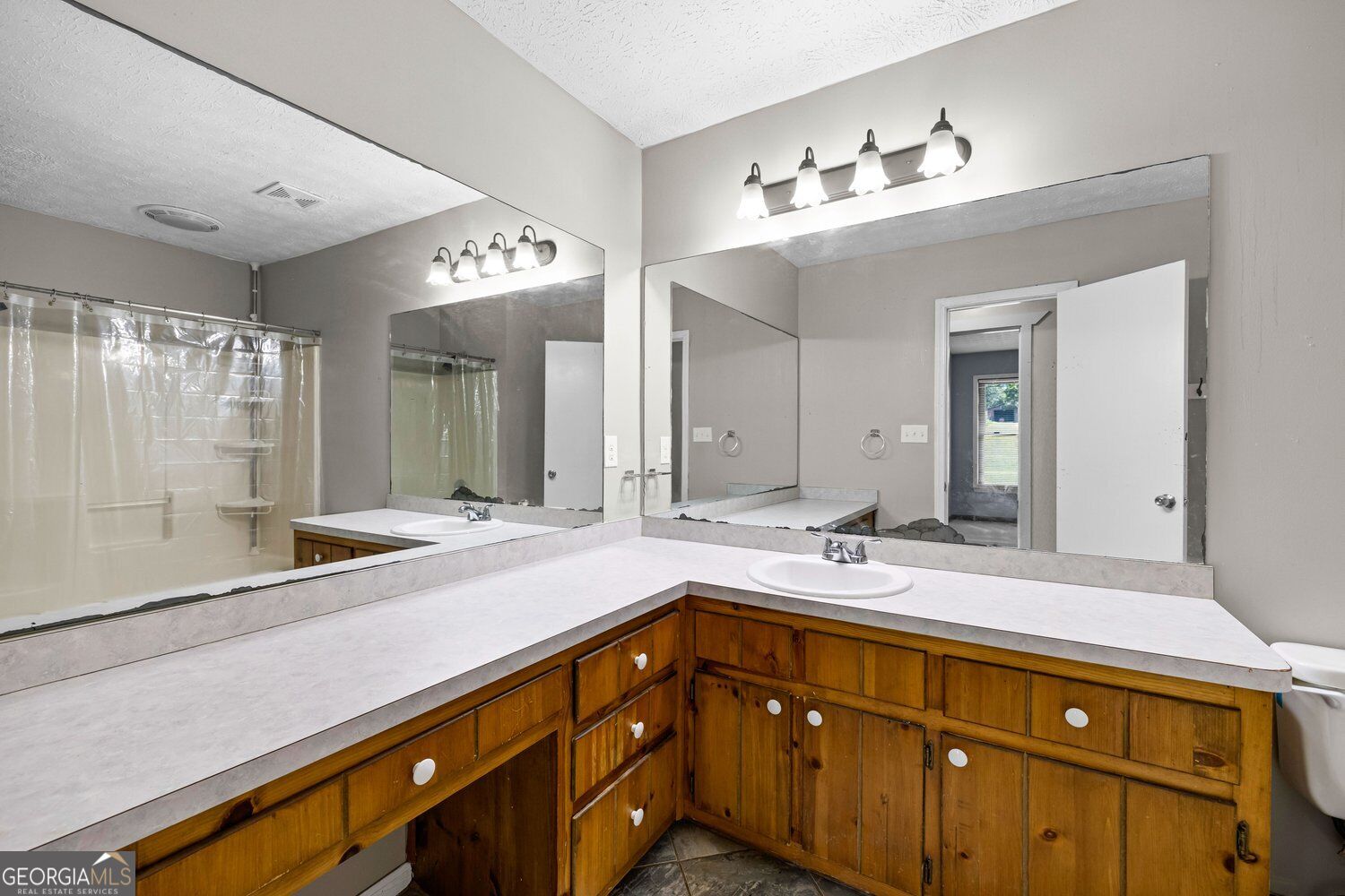 7388 Post Road Property Photo 26