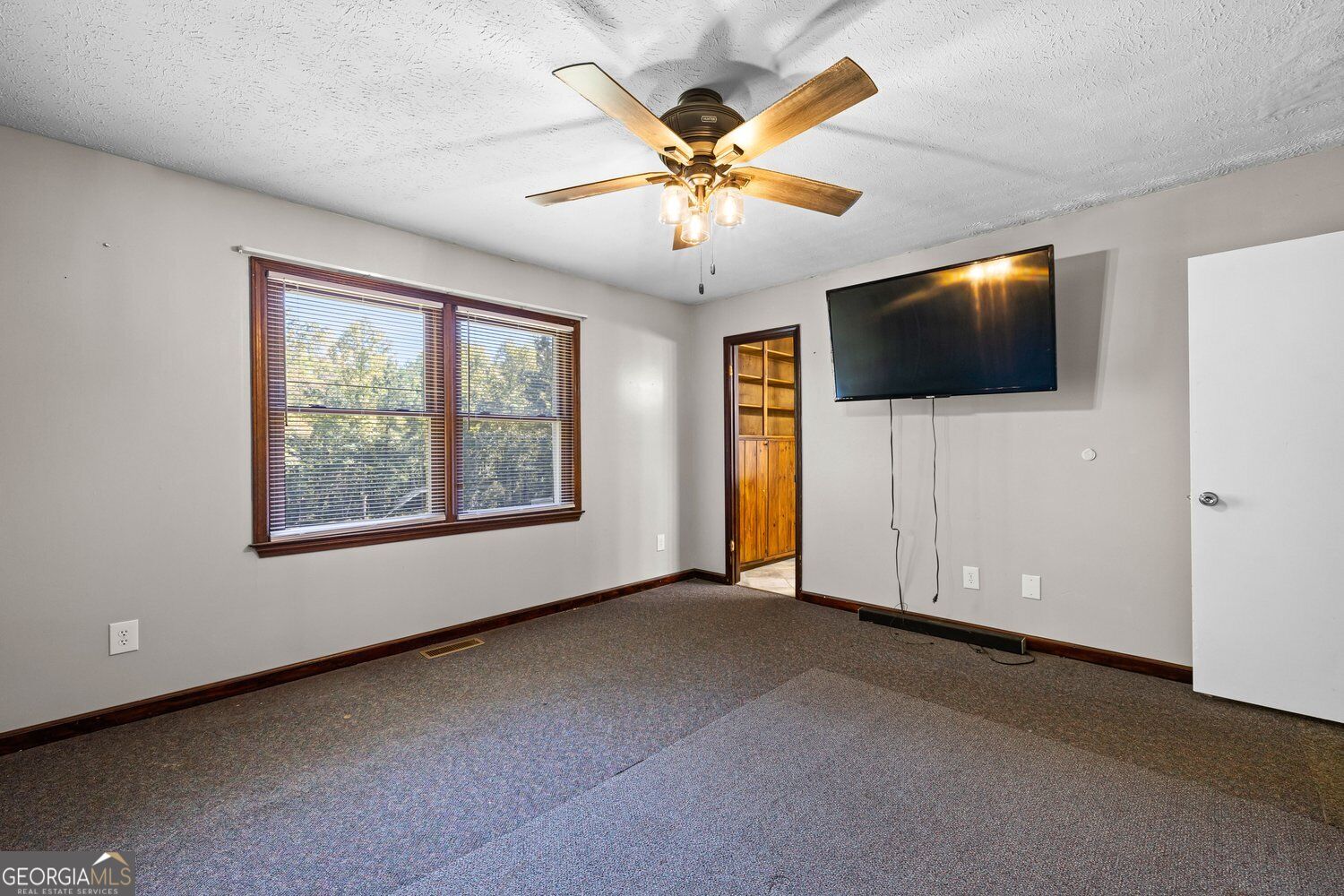 7388 Post Road Property Photo 33