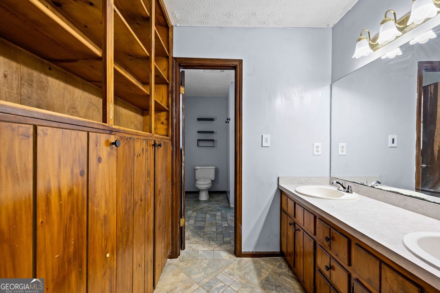 7388 Post Road Property Photo 35