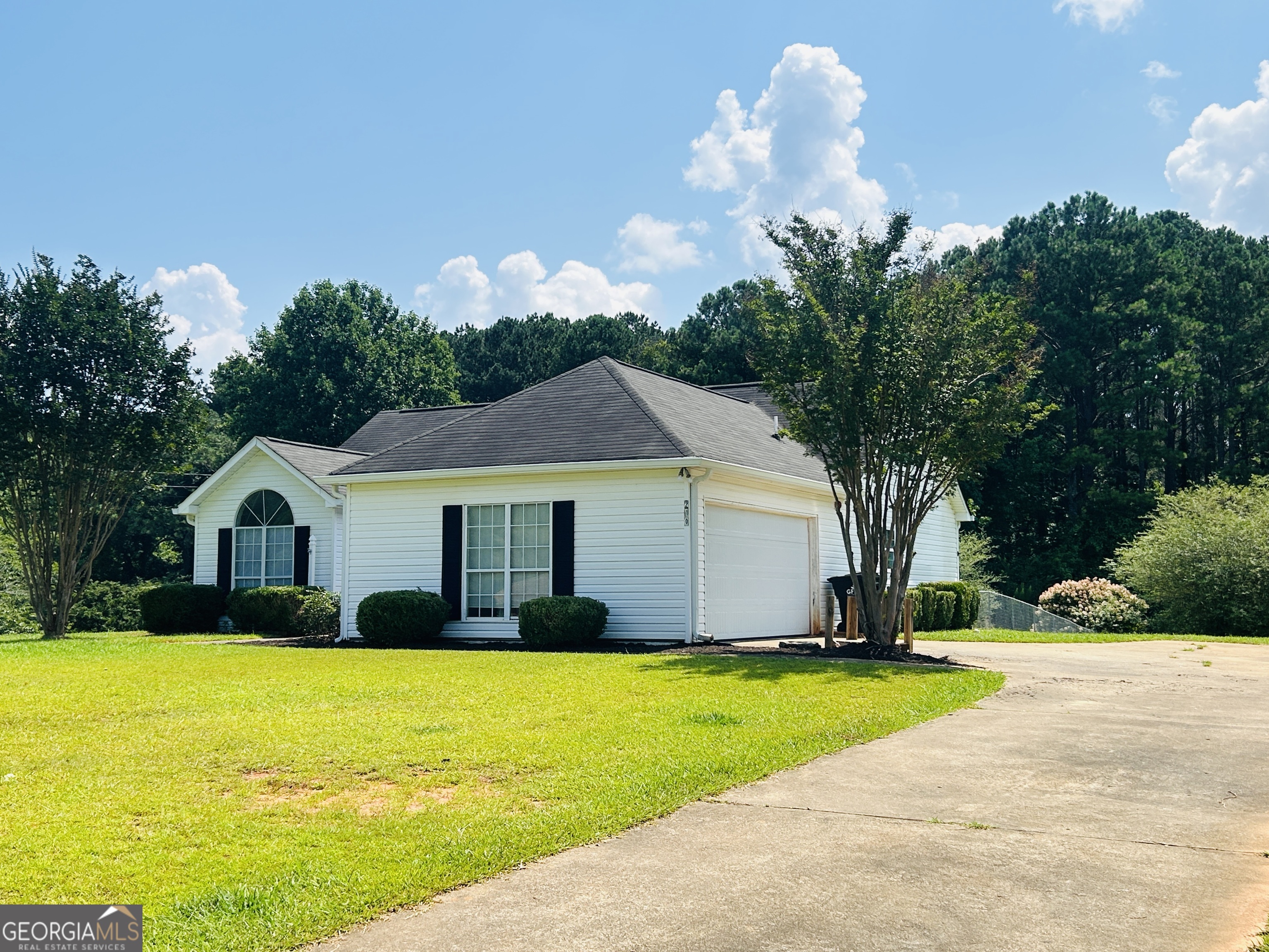 210 Shamrock Way Property Photo 2