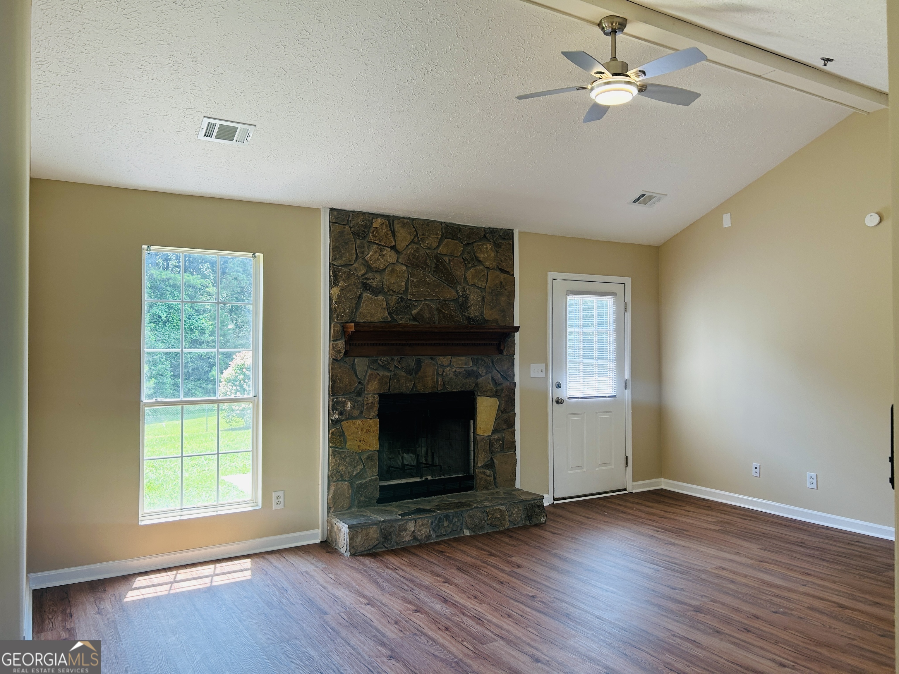 210 Shamrock Way Property Photo 5