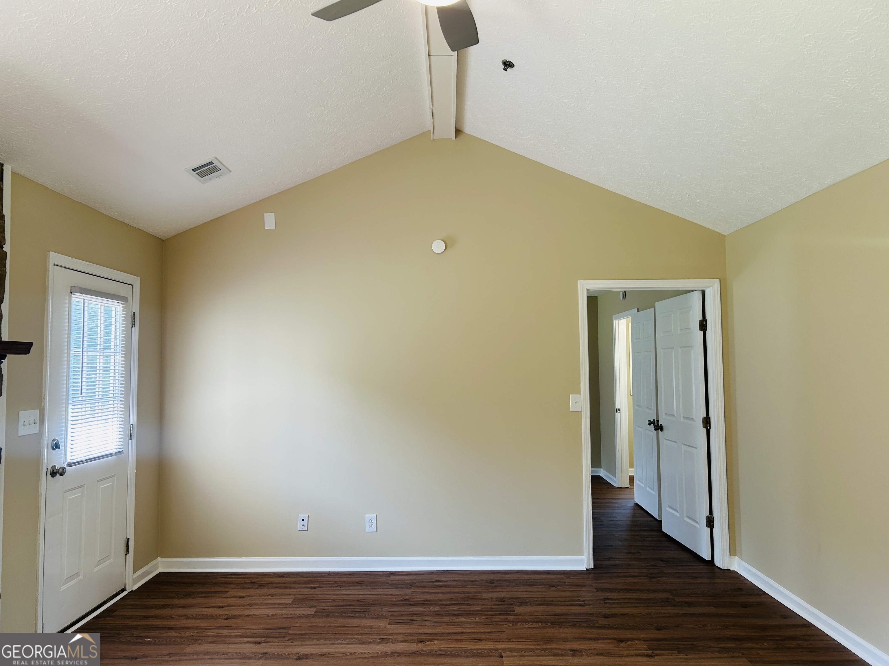 210 Shamrock Way Property Photo 6