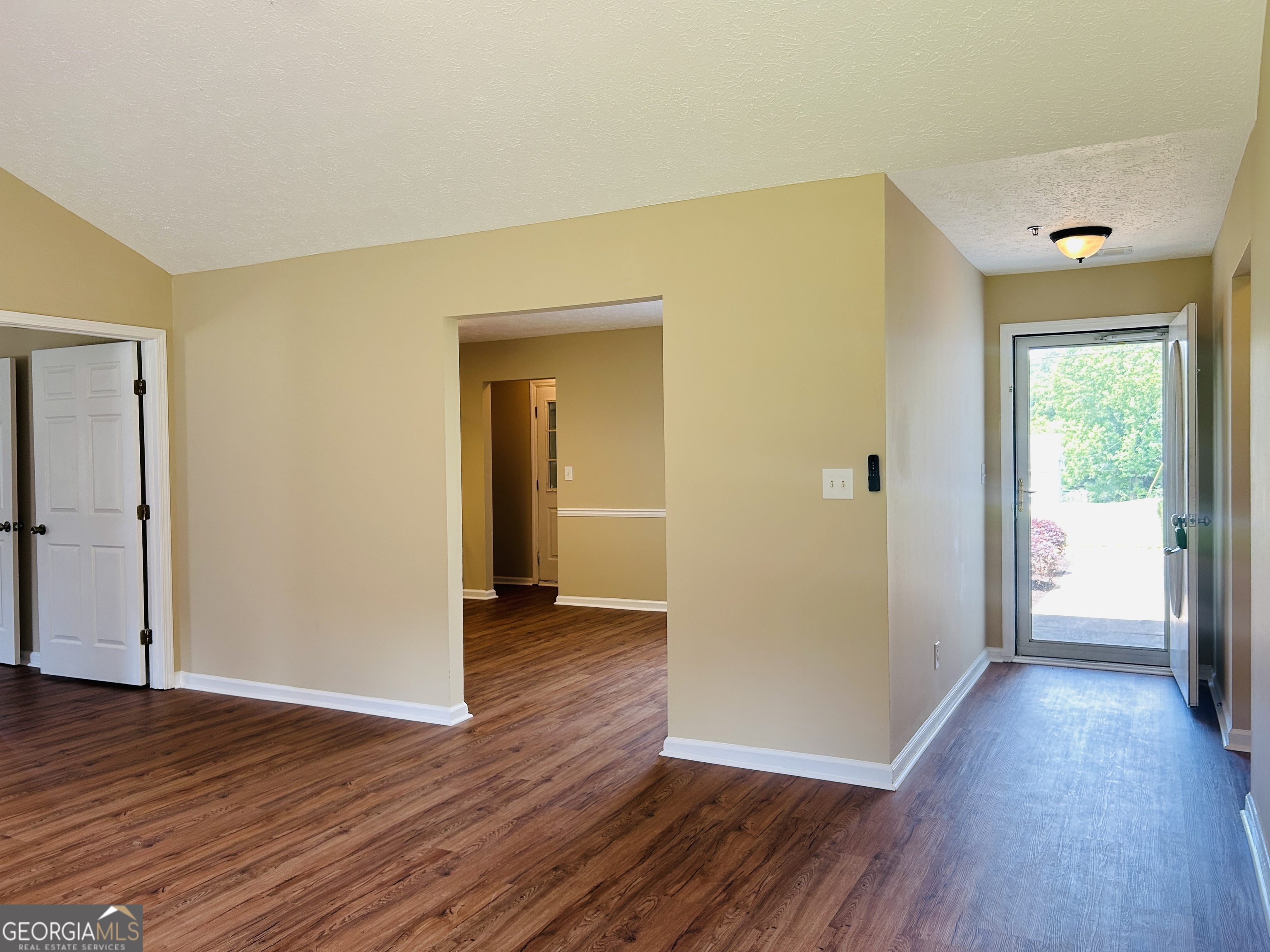 210 Shamrock Way Property Photo 7