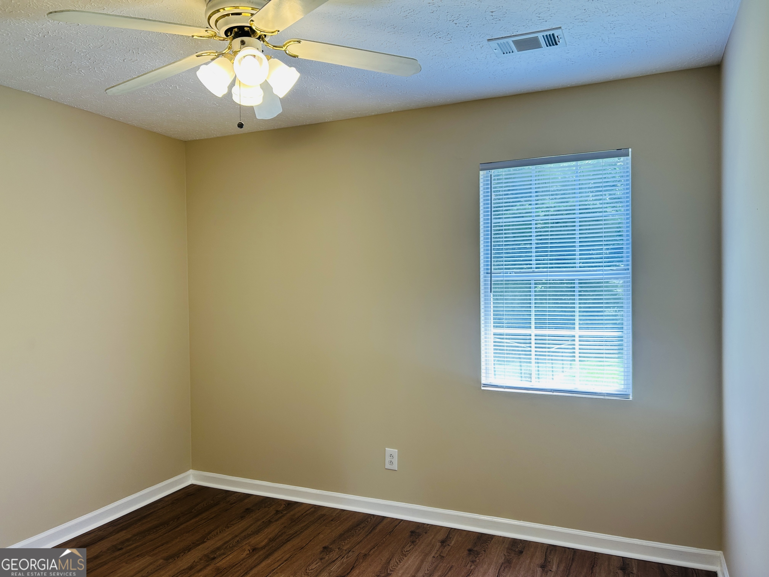 210 Shamrock Way Property Photo 24