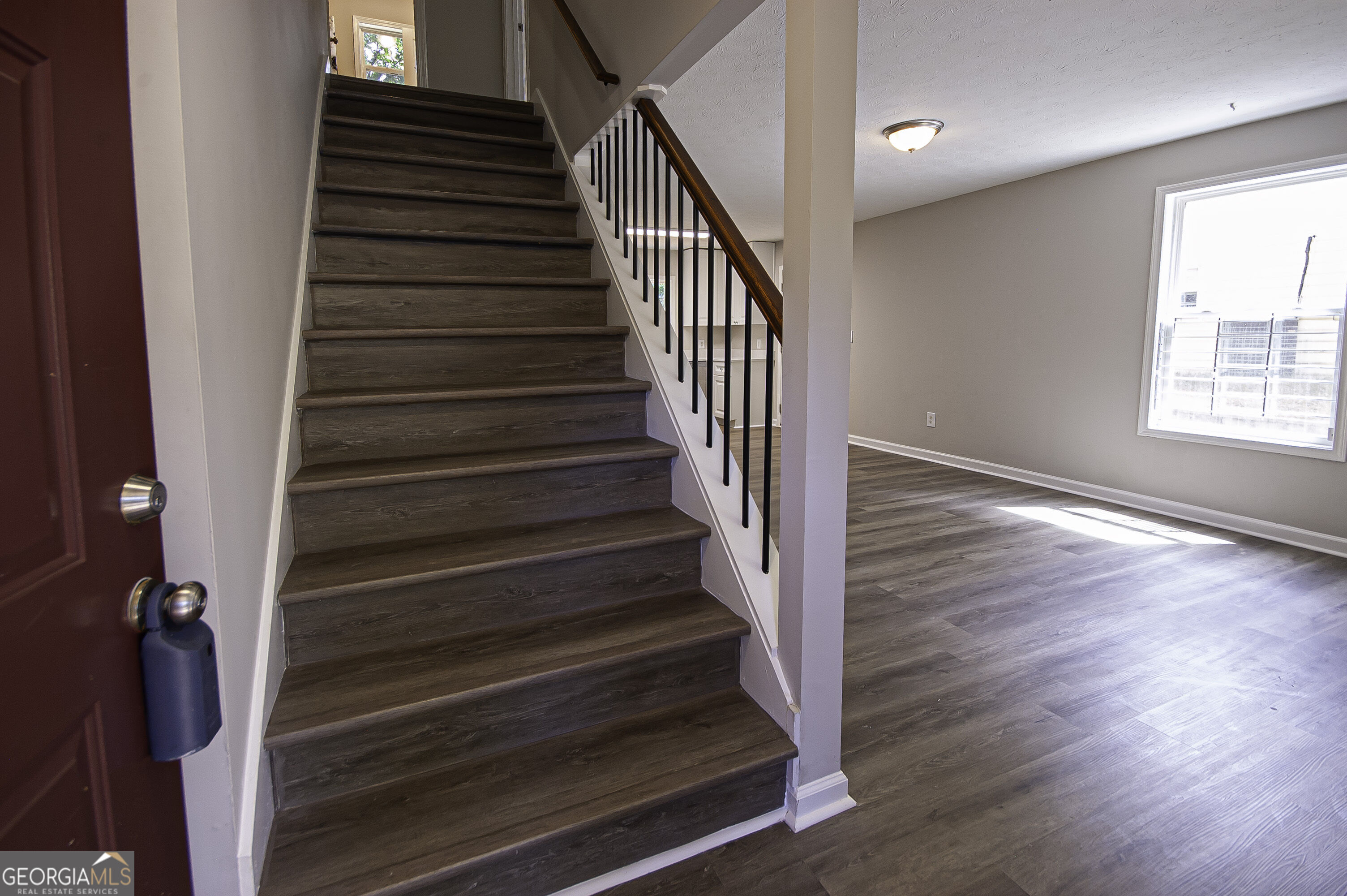 8454 Hightower Trail Property Photo 3