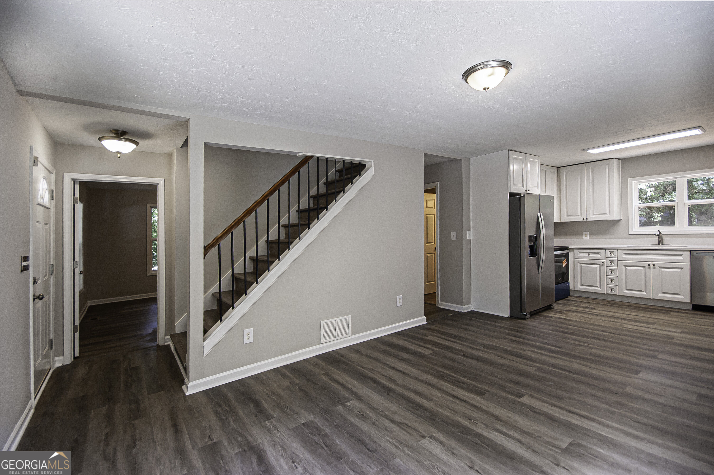 8454 Hightower Trail Property Photo 5