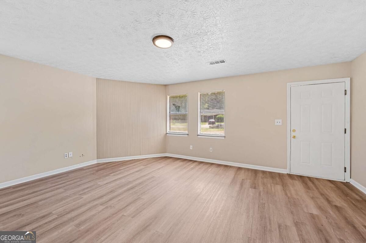 217 Tanglewood Drive # A Property Photo 4
