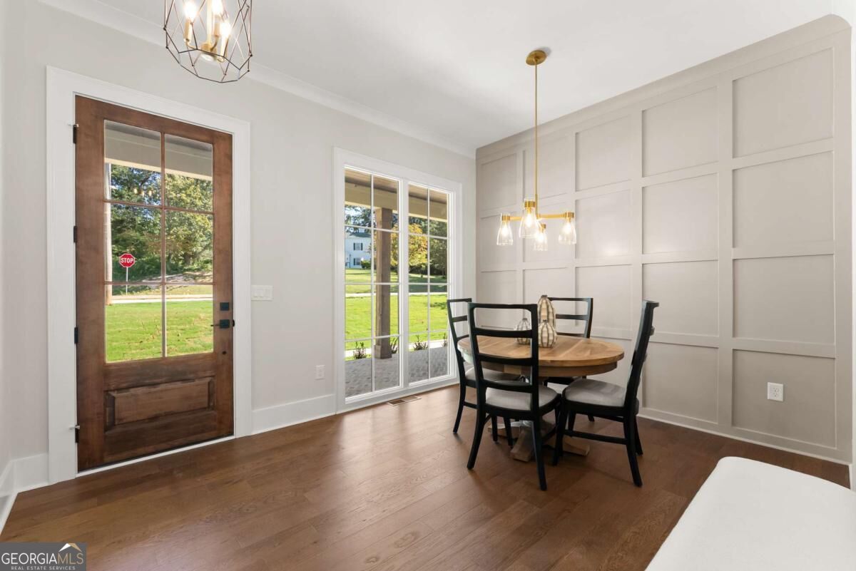 1057 Riverside Drive Property Photo 8