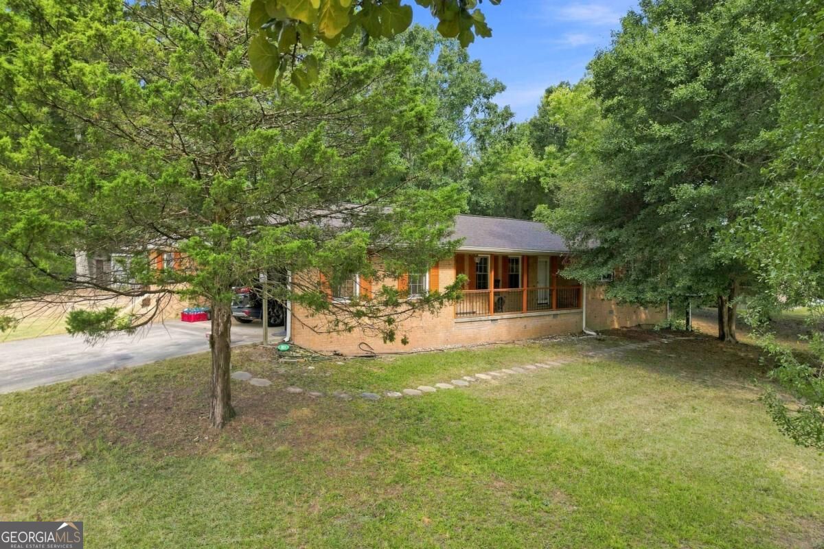 6828 Rockland Road Property Photo 3