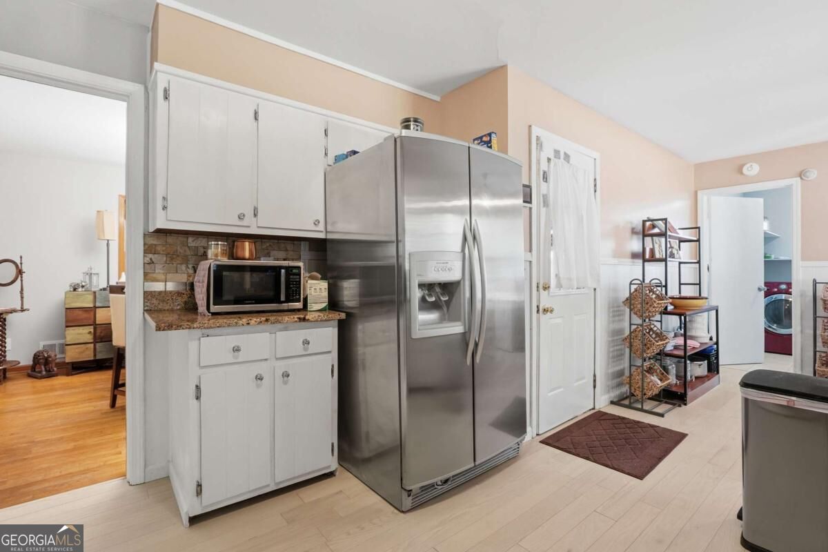 6828 Rockland Road Property Photo 8