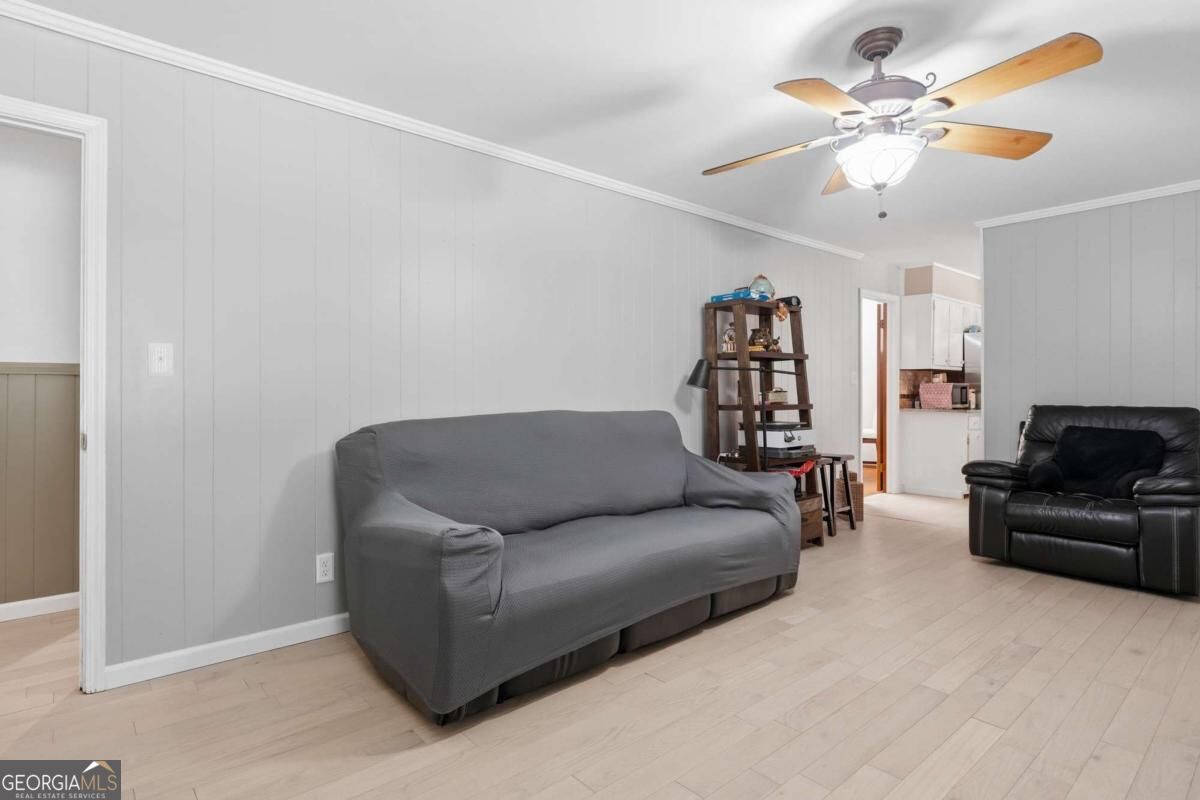 6828 Rockland Road Property Photo 11