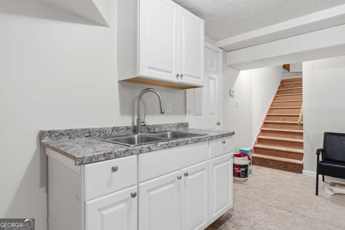6828 Rockland Road Property Photo 32