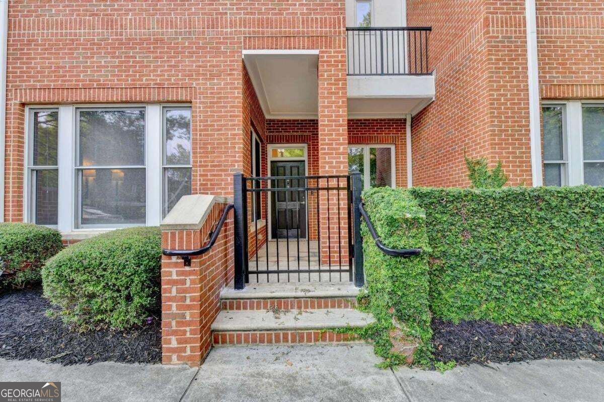 745 Ne Fountainhead Lane Ne # 130 Property Photo 4