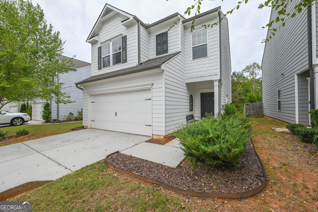 102 Newnan Lakes Drive Property Photo 3