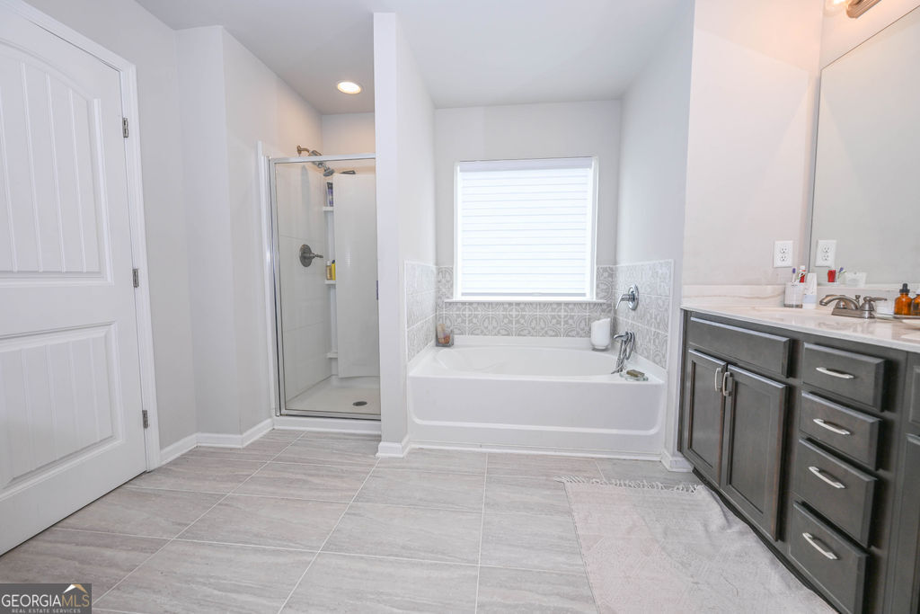 102 Newnan Lakes Drive Property Photo 20