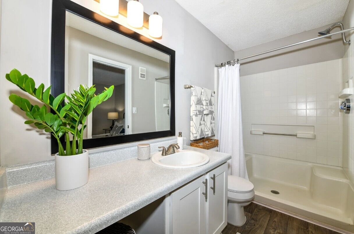 670 Thornton Road # 505 Property Photo 9