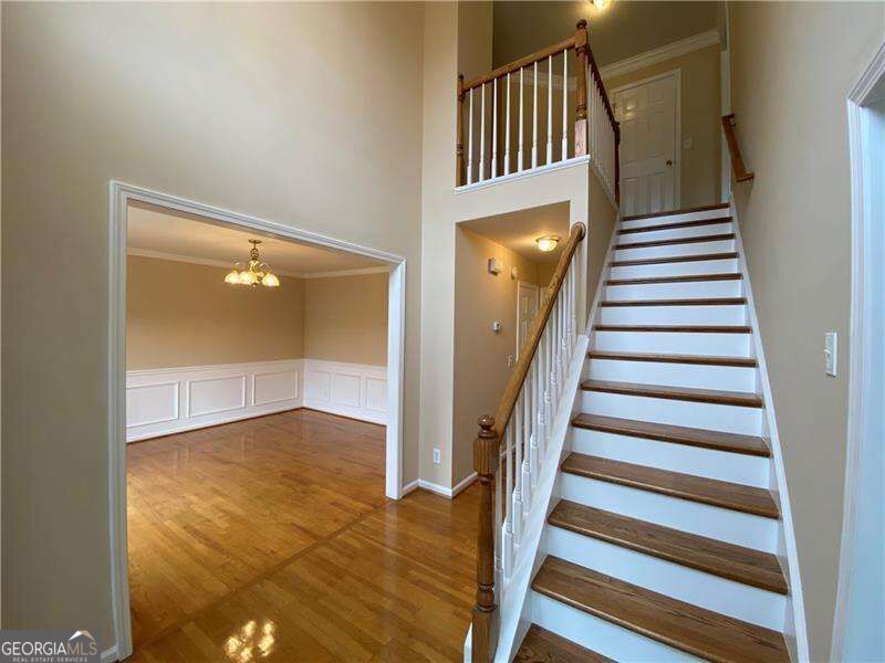 612 Braidwood Drive Nw Property Photo 3