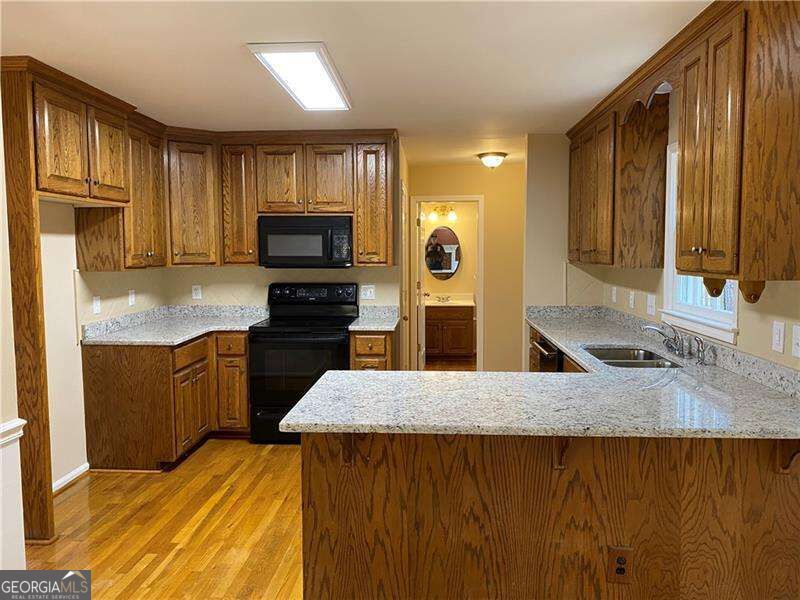 612 Braidwood Drive Nw Property Photo 6