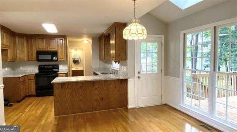 612 Braidwood Drive Nw Property Photo 9