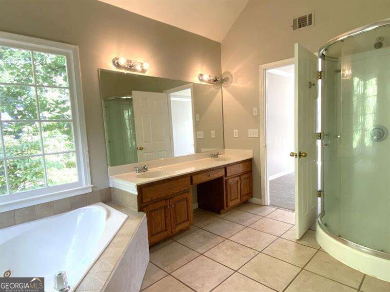 612 Braidwood Drive Nw Property Photo 18
