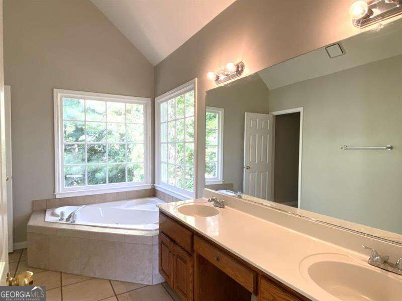 612 Braidwood Drive Nw Property Photo 19