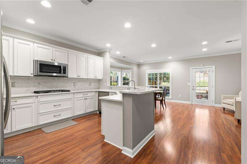 9000 Lexington Drive Property Photo 15