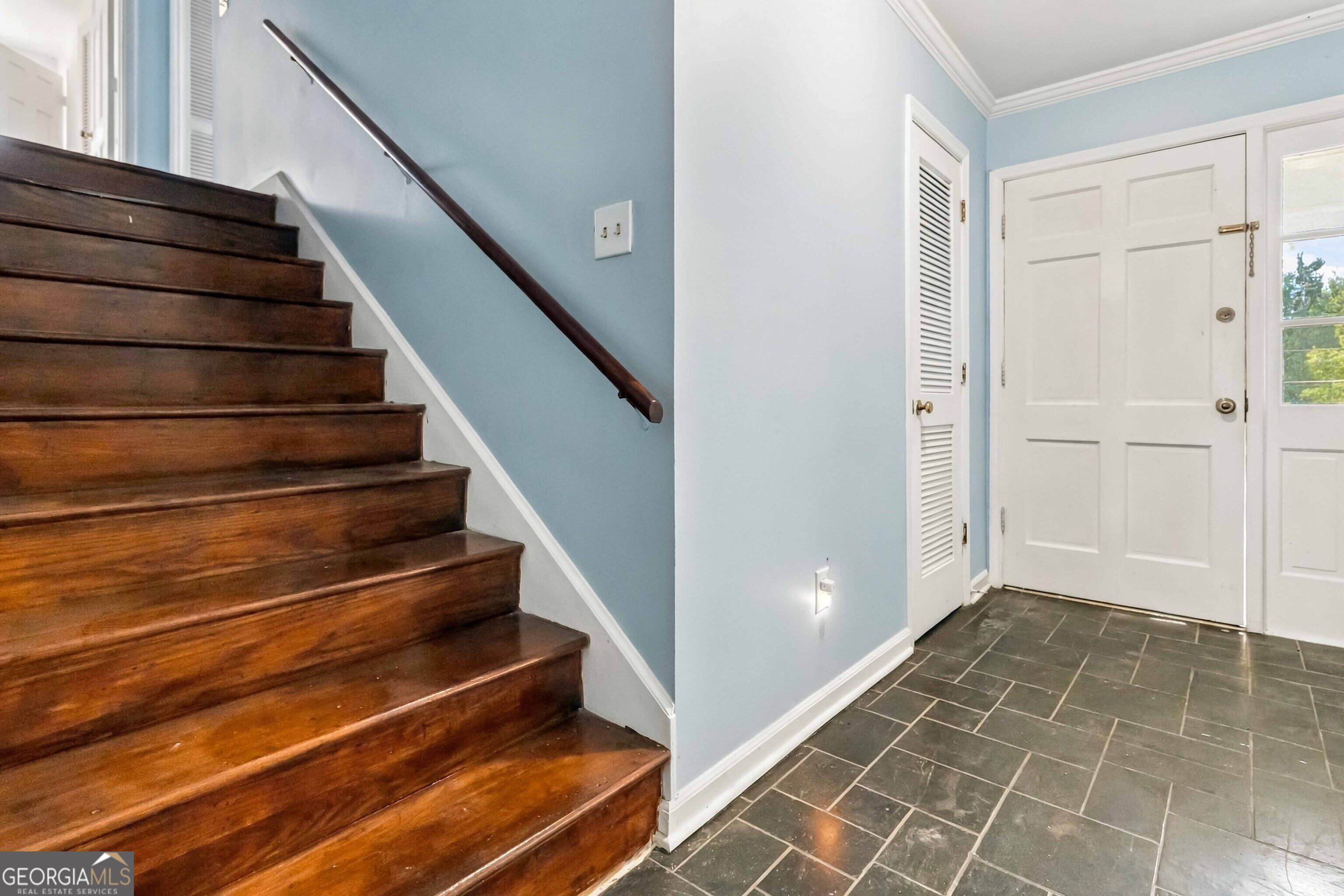 4258 Executive Drive Property Photo 5